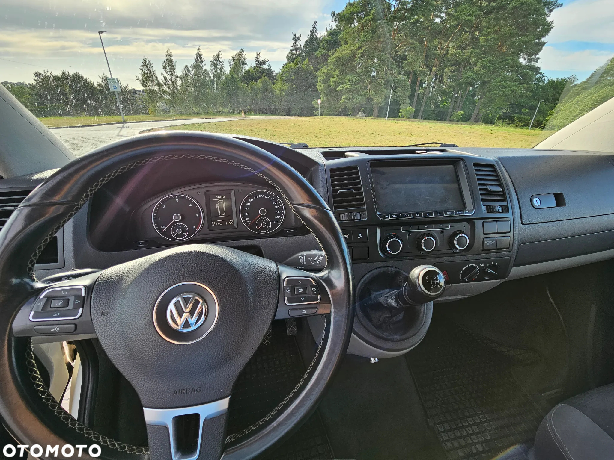 Volkswagen Multivan - 2