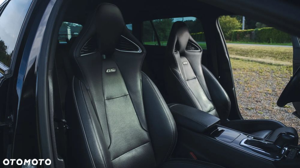 Opel Insignia 2.0 T 4x4 GSi S&S - 33