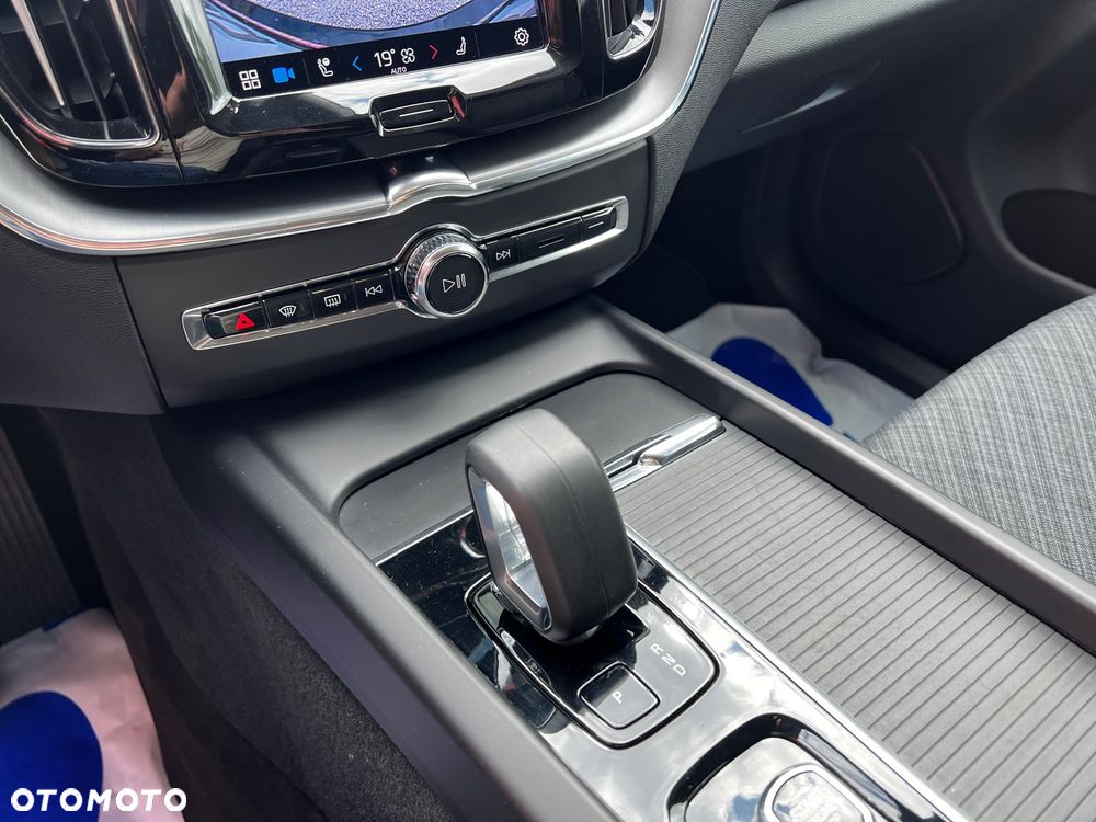 Volvo XC 60 B4 D Core - 34