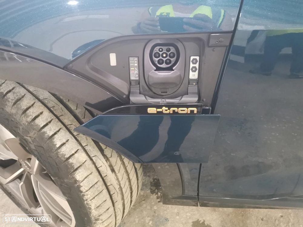 Audi e-tron 50 quattro Advanced - 11