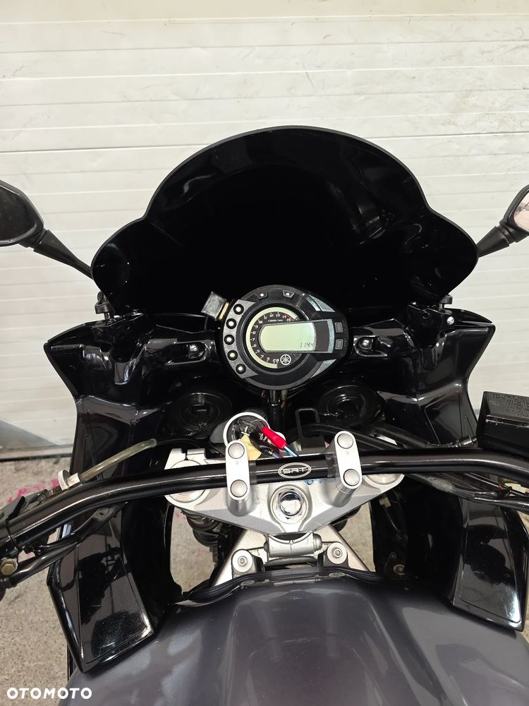 Yamaha FZ - 23