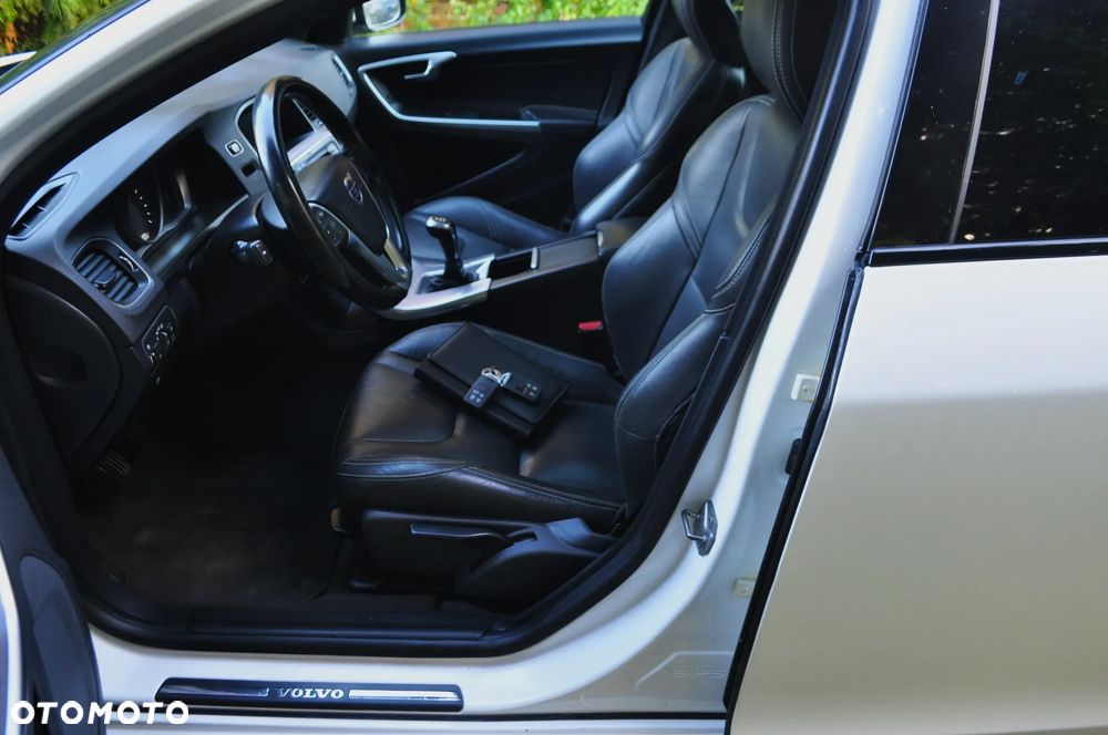 Volvo V60 - 25