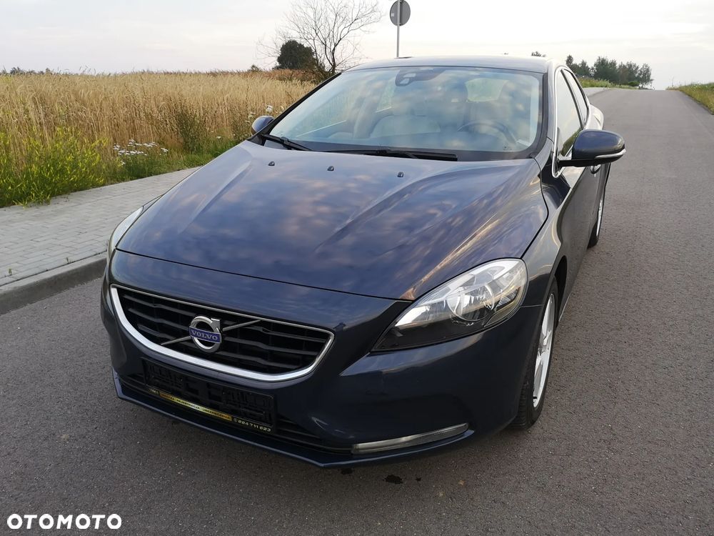 Volvo V40 D3 Momentum - 36