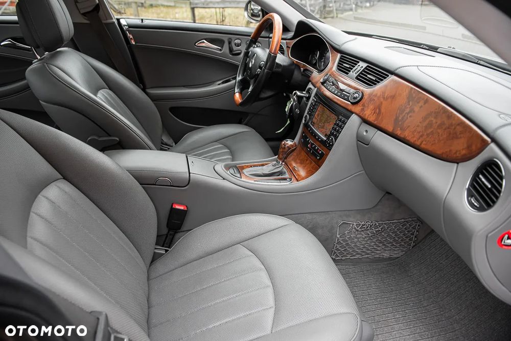 Mercedes-Benz CLS 350 - 30