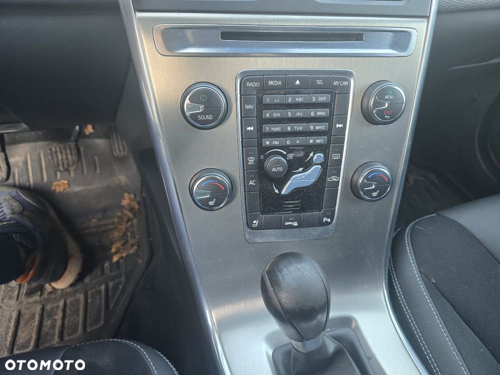 Volvo XC 60 DRIVe Momentum - 12