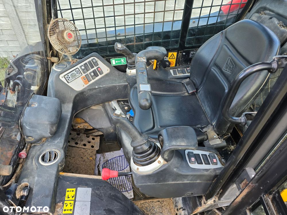 JCB - 3