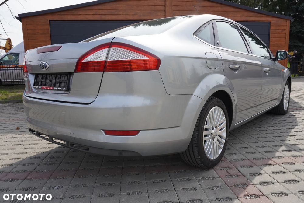 Ford Mondeo 2.0 Ghia X100 / X - 15