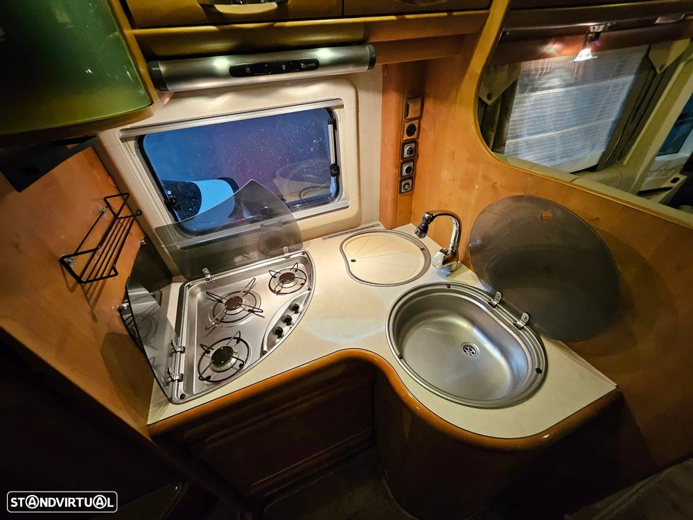 Rapido Le Randonneur 9083DF CHASSI AL-KO CAMA TRANSVERSAL + BASCULANTE - 35