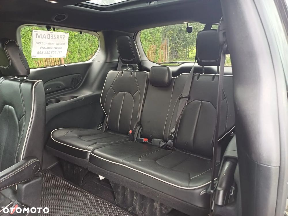 Chrysler Pacifica - 8