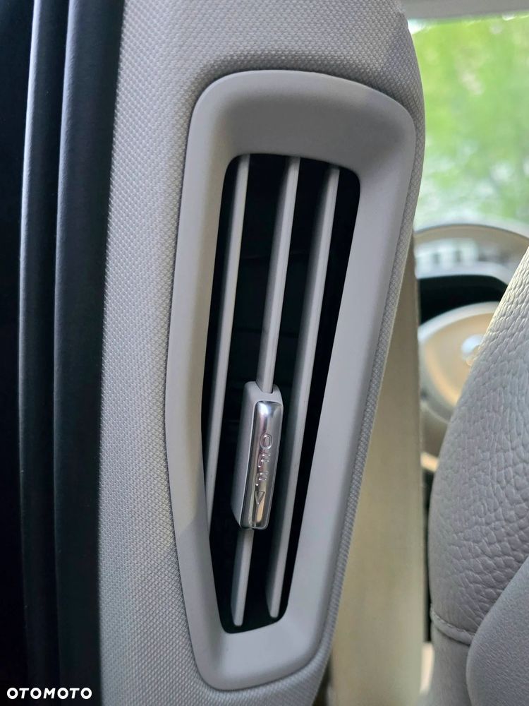 Volvo V60 B4 D Momentum Pro - 24