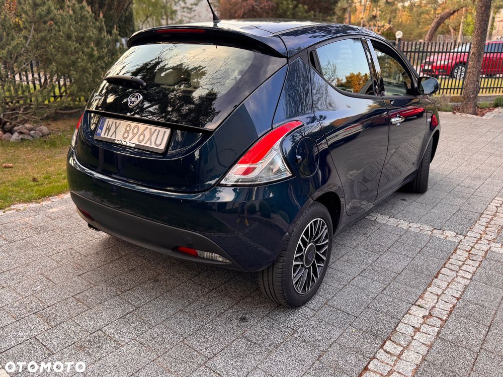 Lancia Ypsilon - 12