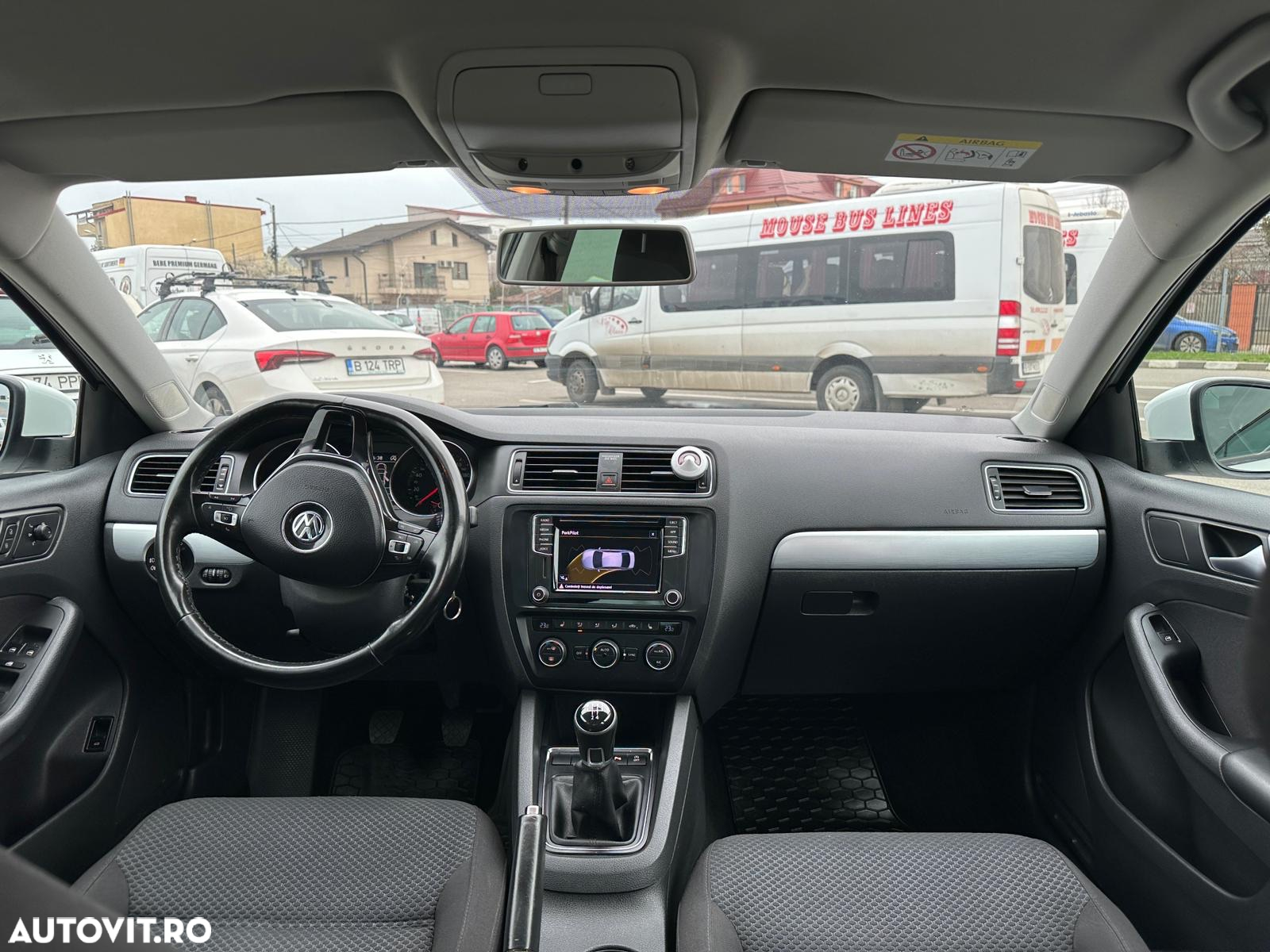 Volkswagen Jetta 2.0 TDI Comfortline - 8