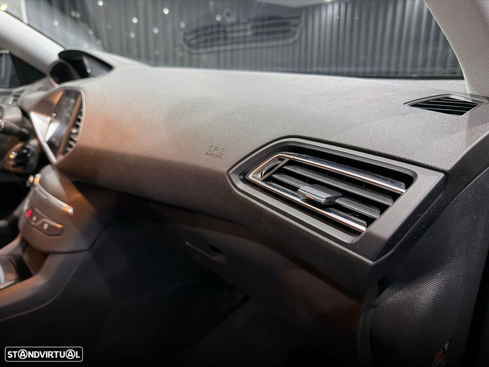 Peugeot 308 1.2 PureTech Active Pack - 27