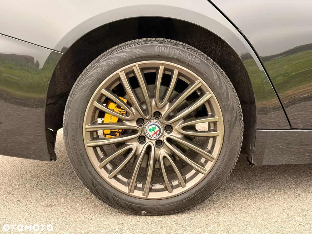 Alfa Romeo Giulia 2.0 Turbo TI Q4 - 16