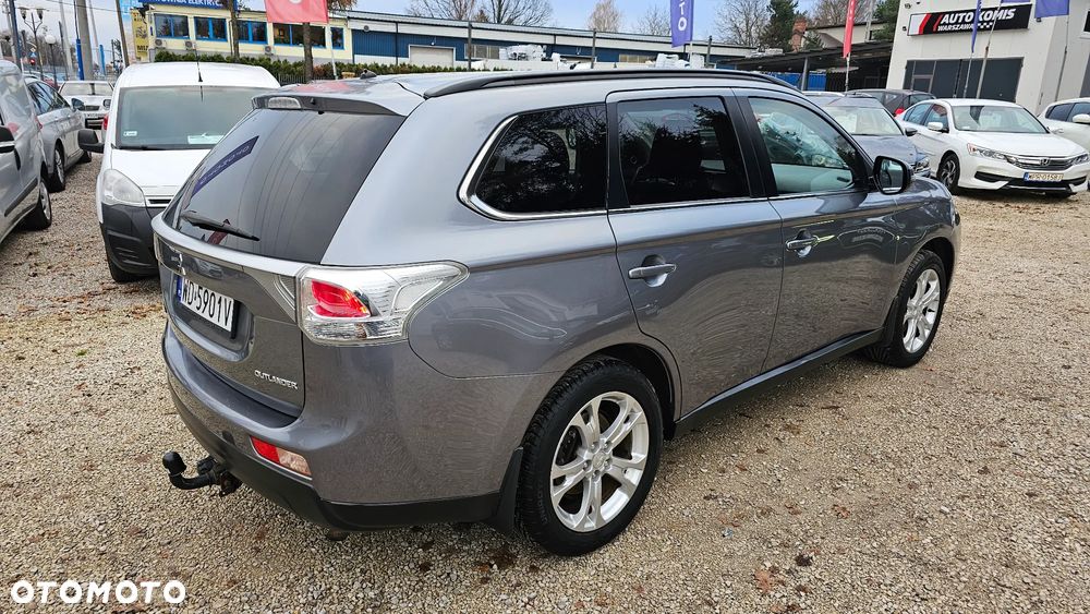 Mitsubishi Outlander 2.2 DID Intense + - 29