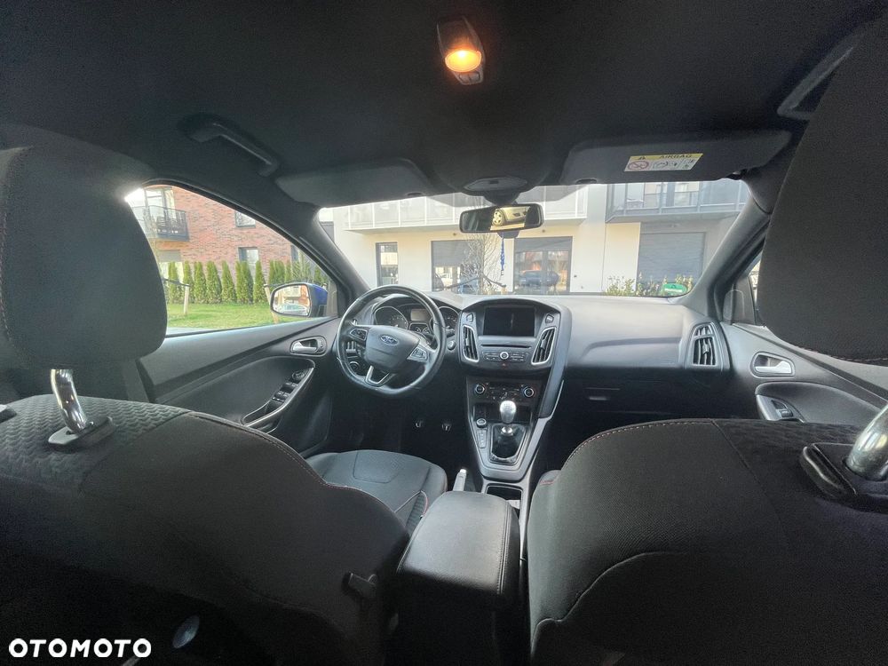 Ford Focus 1.5 EcoBoost ST-Line - 17