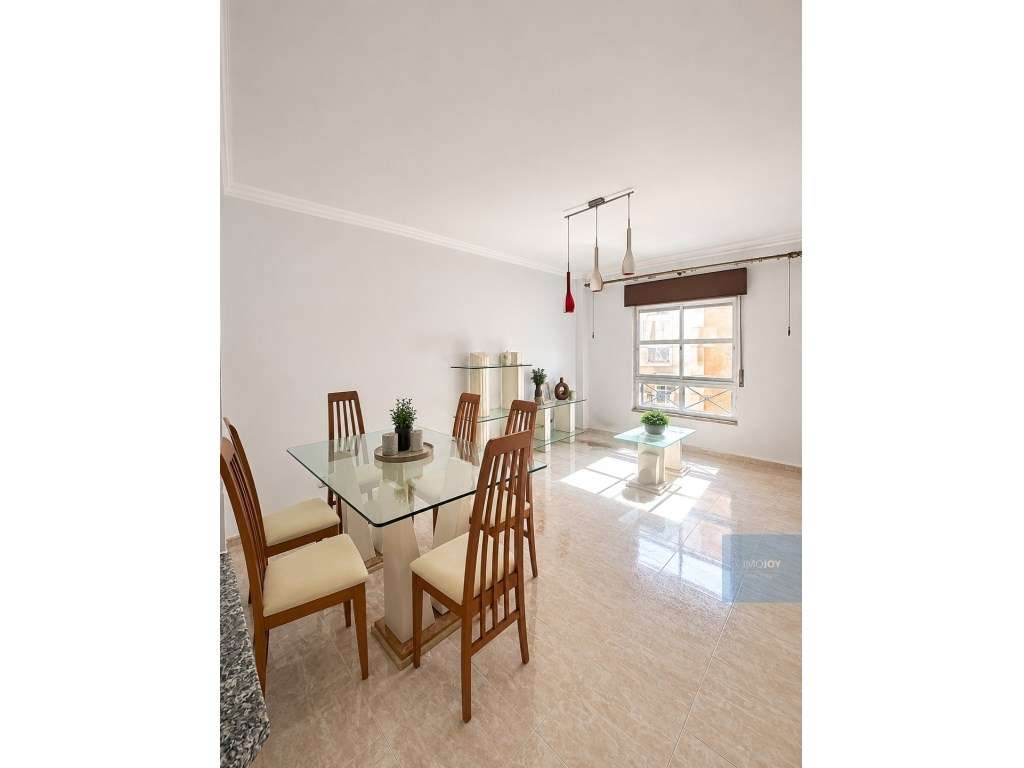 Apartamento T2 na Tapada das Mercês - Grande imagem: 2/25