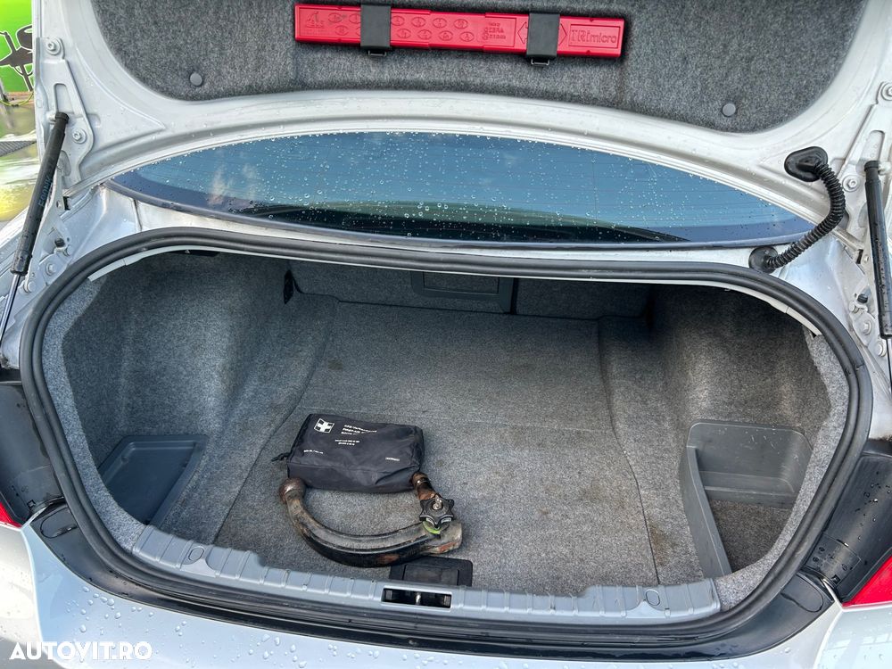 BMW Seria 3 320d DPF Aut. Edition Exclusive - 18