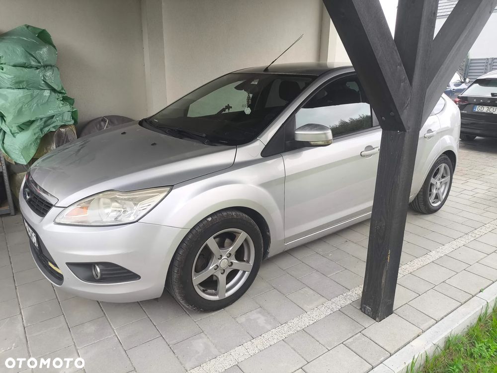 Ford Focus 1.6 Ambiente - 2
