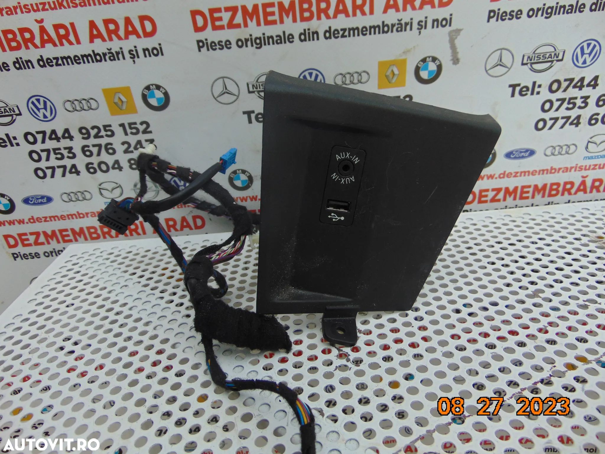 Mufa USB BMW X1 F48 f49 x2 f39 f40 f10 f11 f20 f21 f22 f30 f31 f32 f33 f01 f34 f36 trim usb - 1