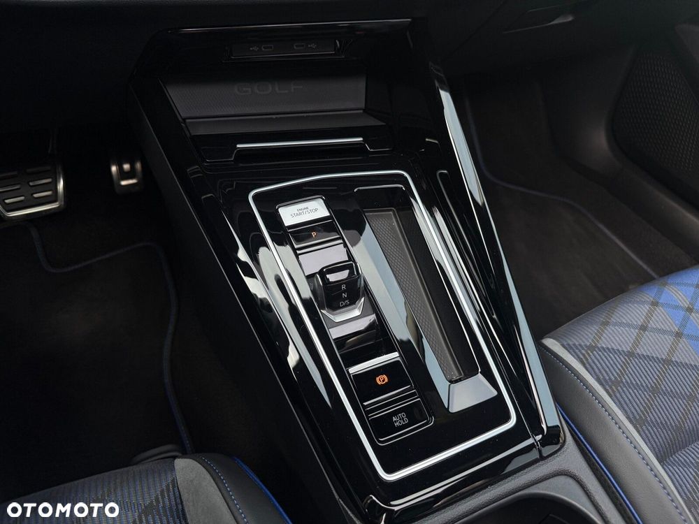 Volkswagen Golf - 27
