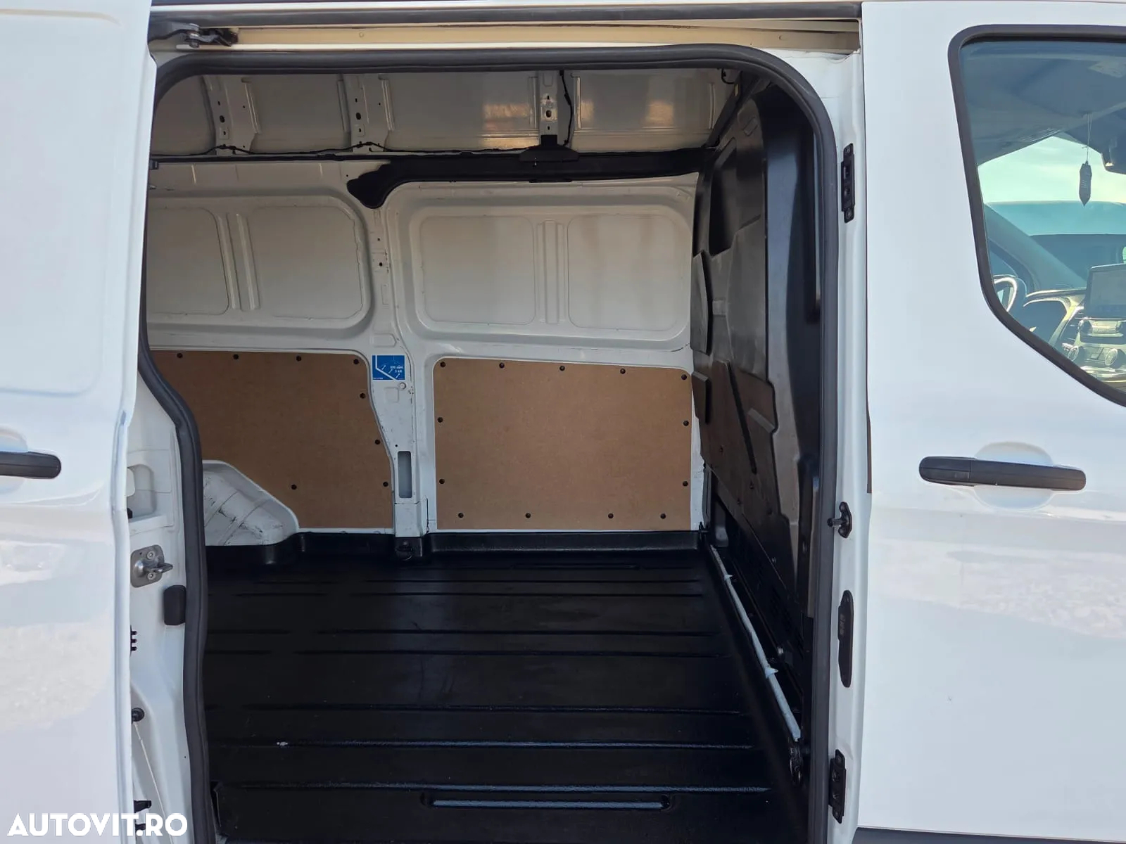 Ford New Transit Custom L2H2 - 13