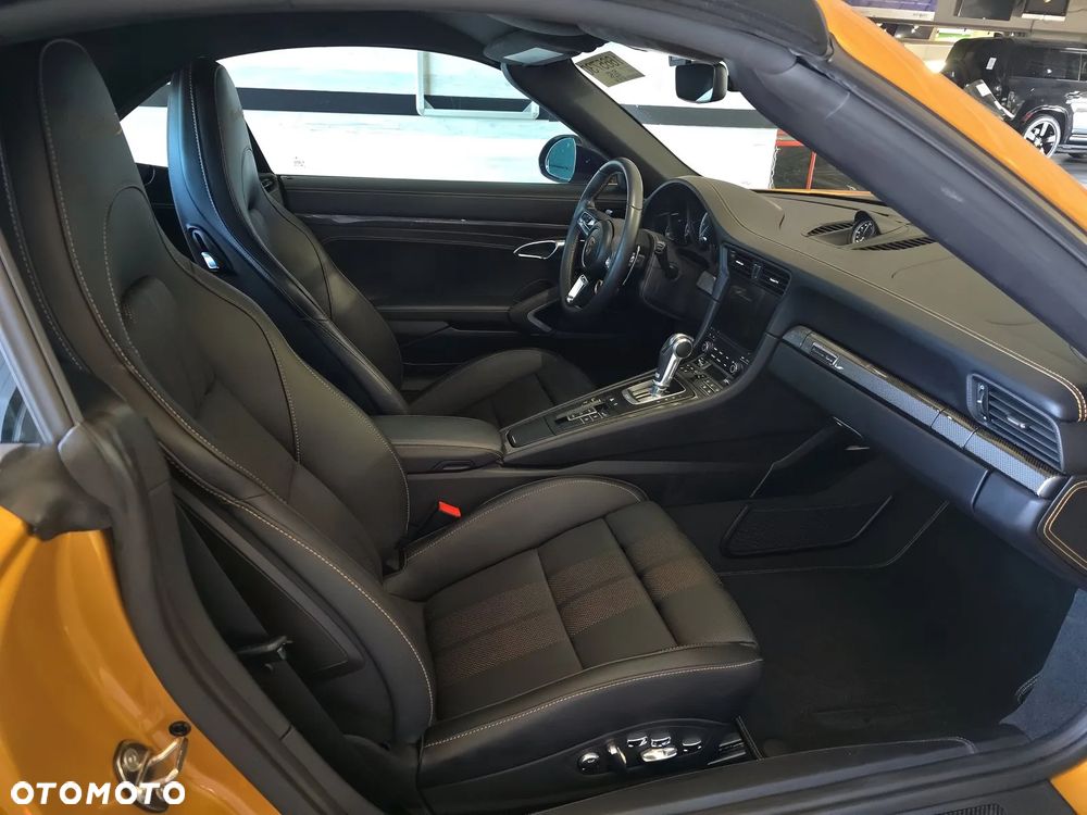 Porsche 911 Turbo S Cabrio - 10