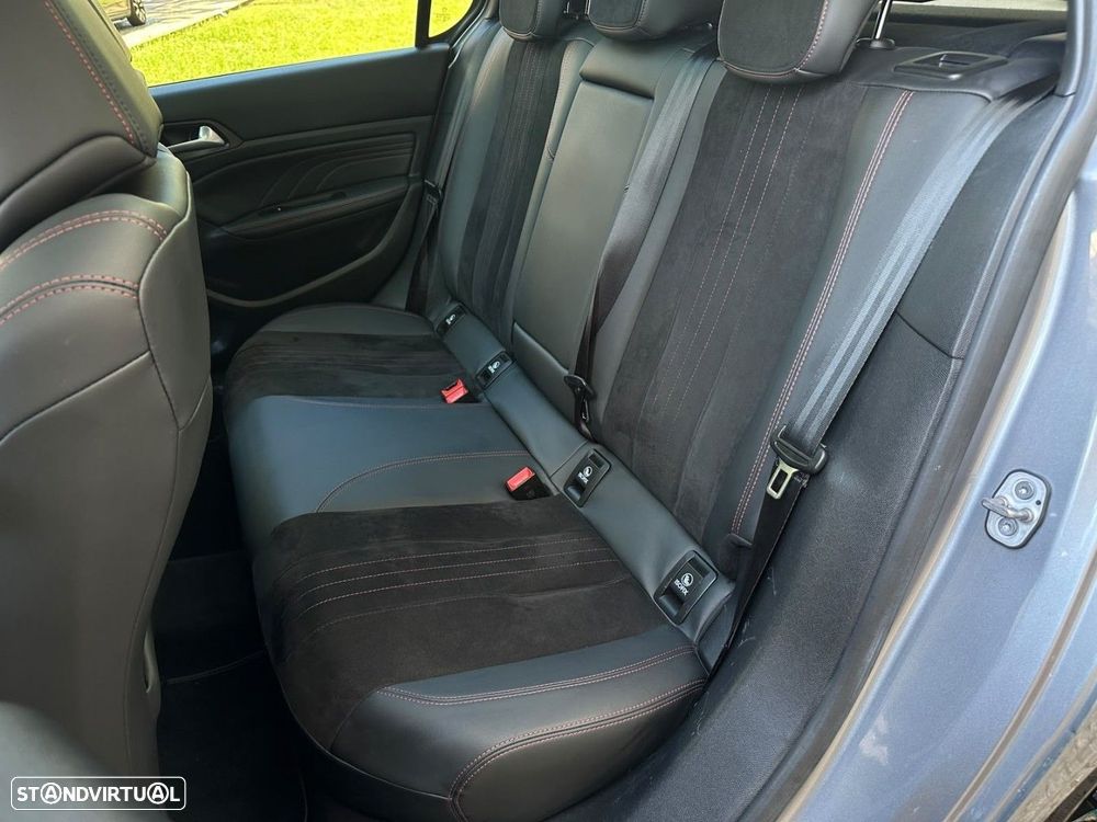 Peugeot 308 1.2 PureTech GT EAT8 - 11