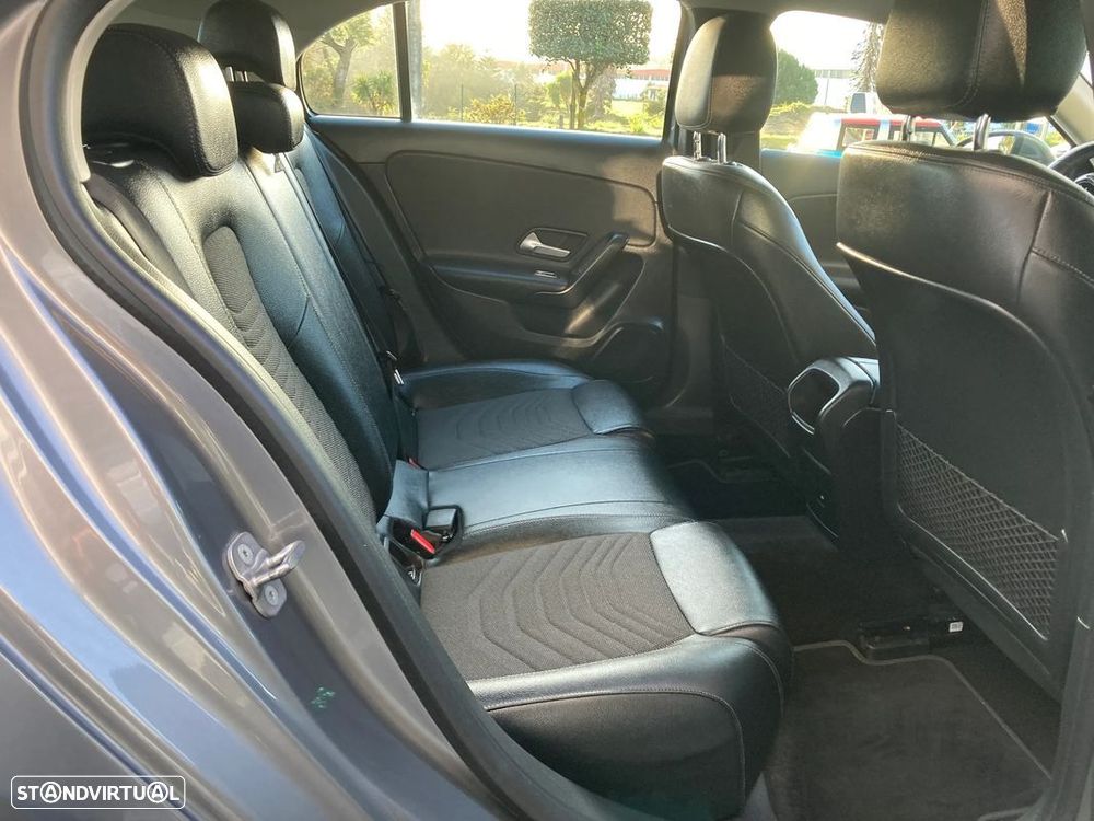 Mercedes-Benz A 200 Style Plus Aut. - 33