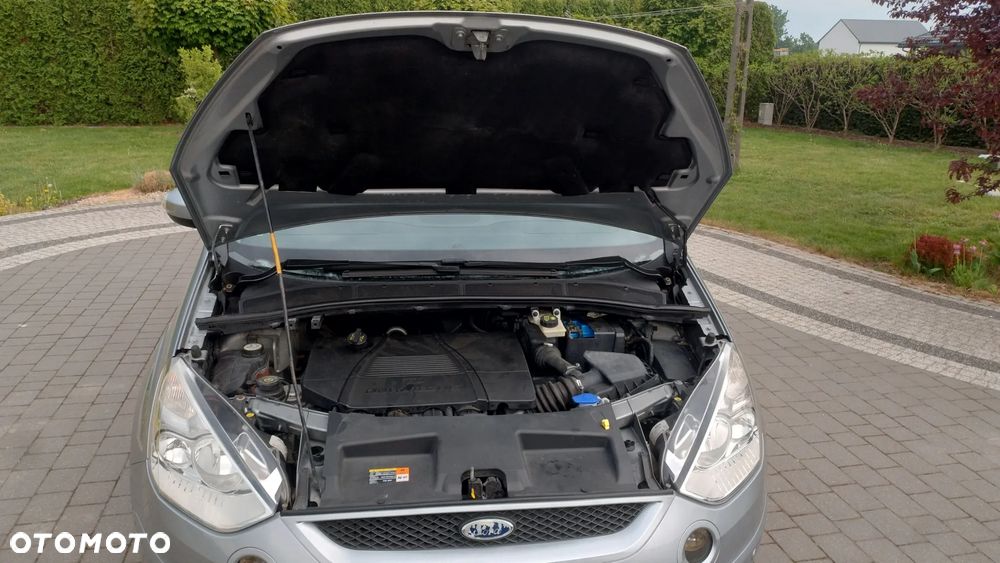 Ford S-Max - 17