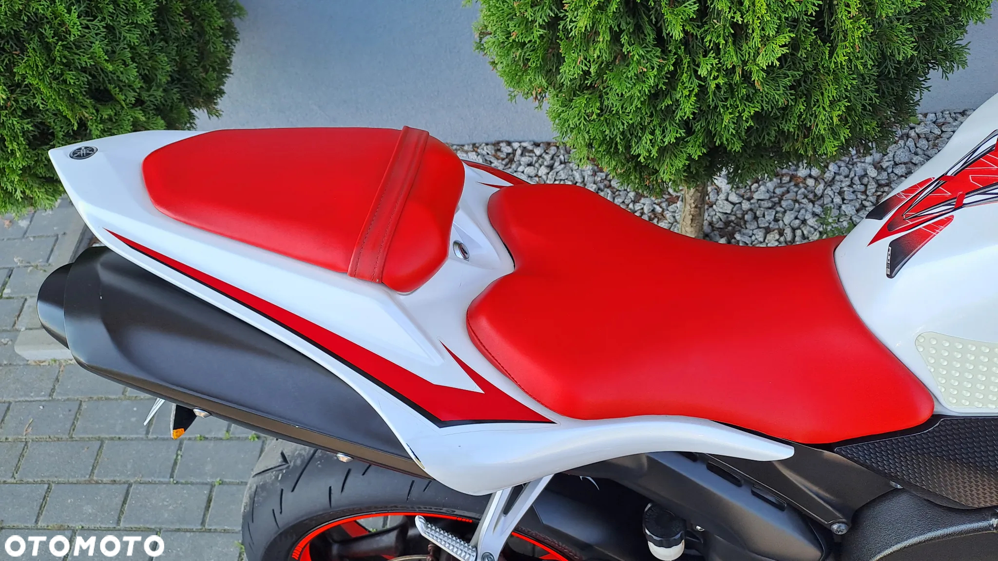 Yamaha R1 - 24