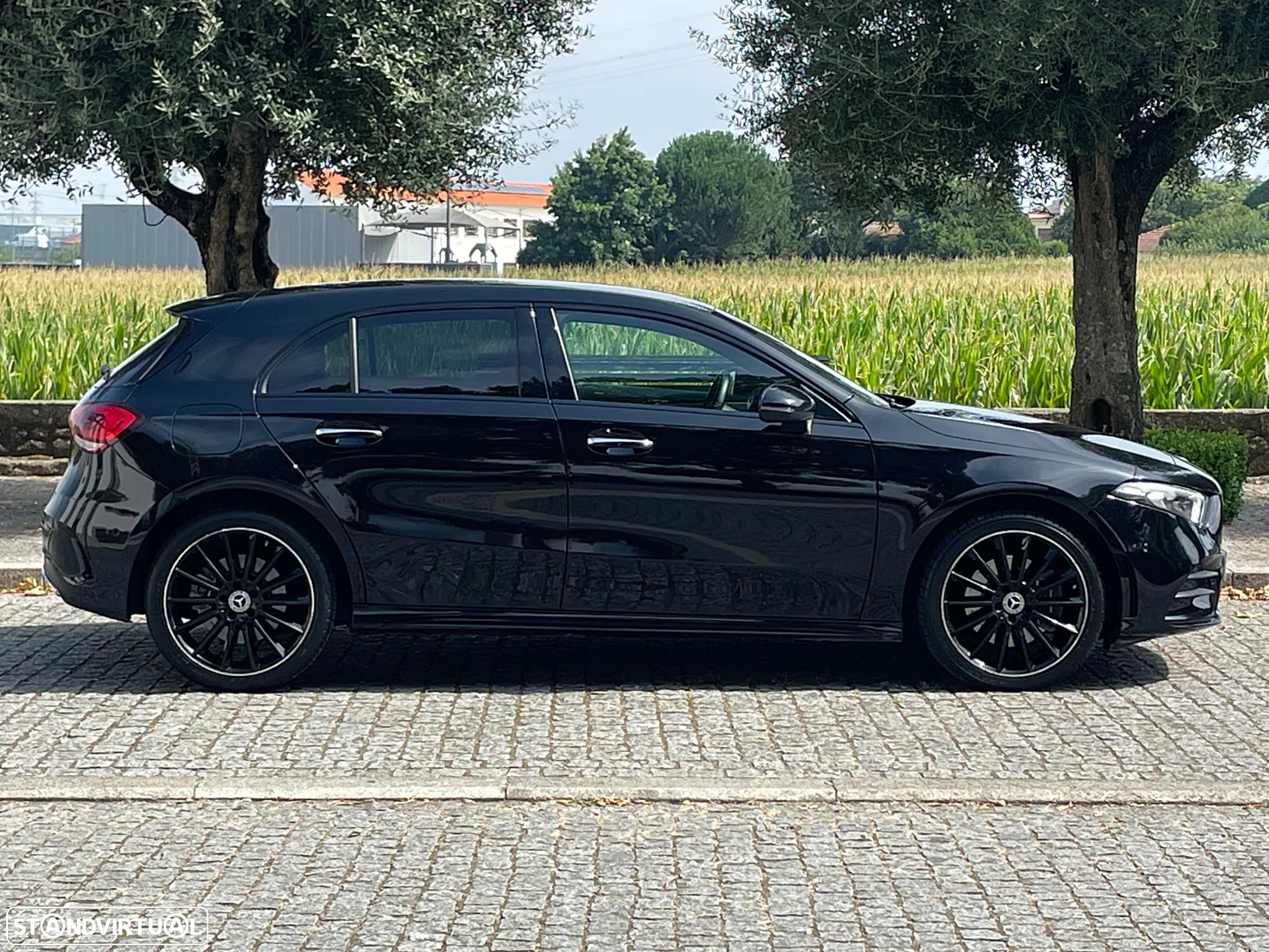 Mercedes-Benz A 250 e 8G-DCT AMG Line - 4