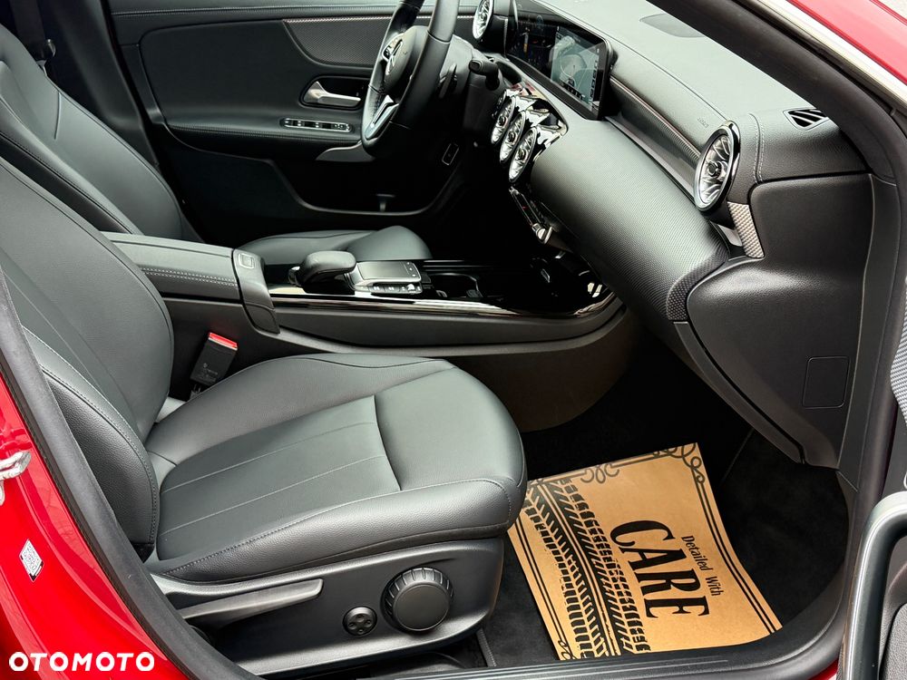 Mercedes-Benz CLA 200 d Progressive 8G-DCT - 11