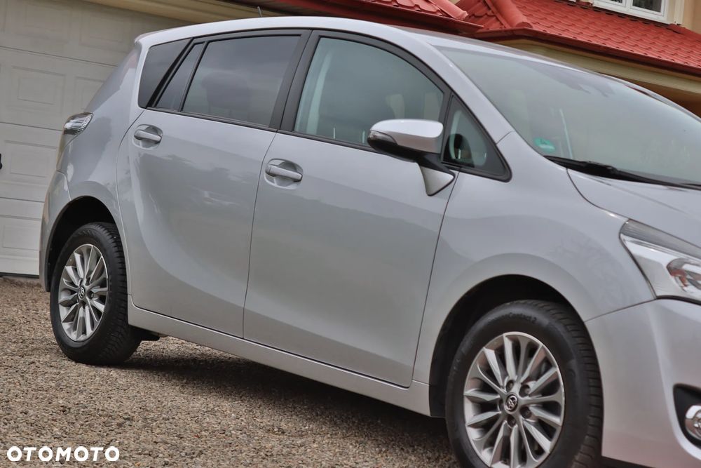 Toyota Verso 1.8 Premium 7os - 4