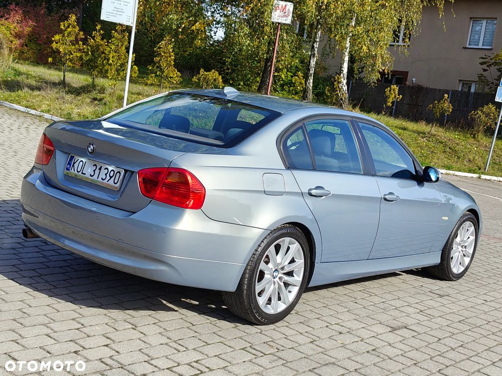 BMW Seria 3 320i - 10