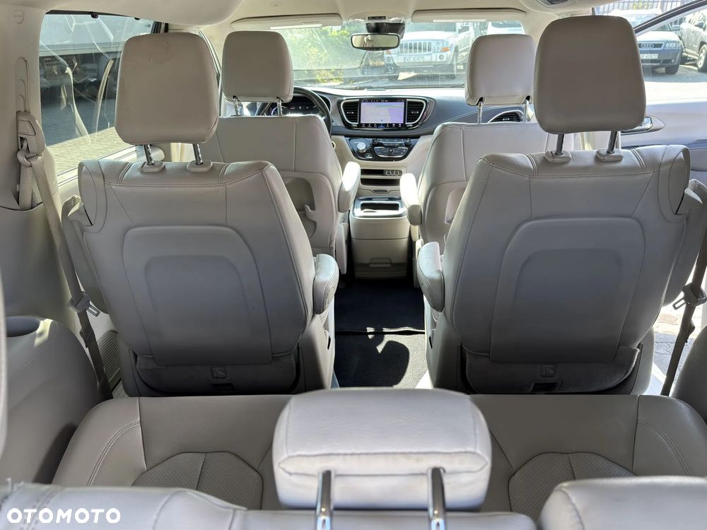 Chrysler Pacifica - 9