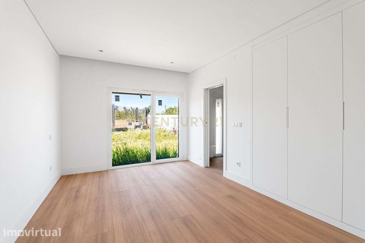 Moradia T4 Térrea de Luxo no Condomínio Privado “HANJOS VILLAGE” – Olh - Grande imagem: 5/33