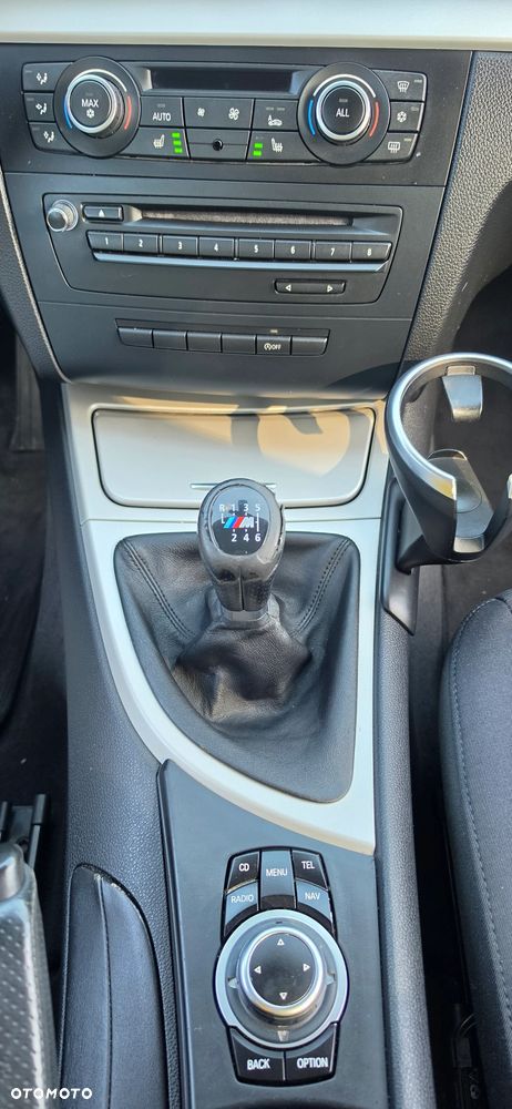 BMW Seria 1 118i Edition Sport - 21