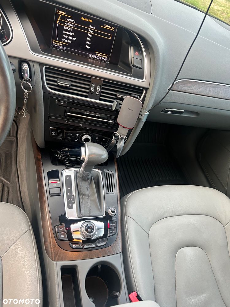 Audi A4 Limousine - 10