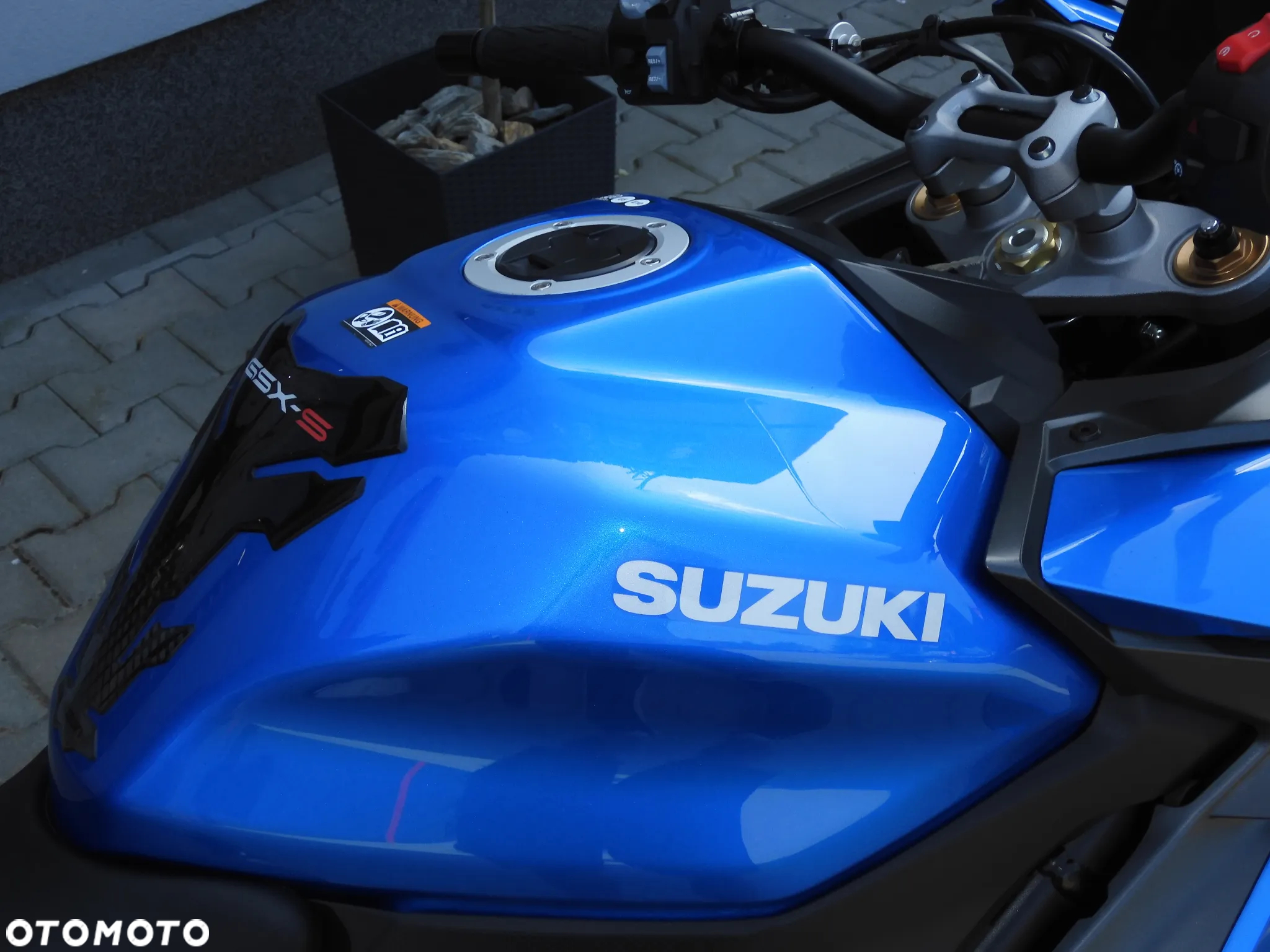 Suzuki GSX 1000 - 17
