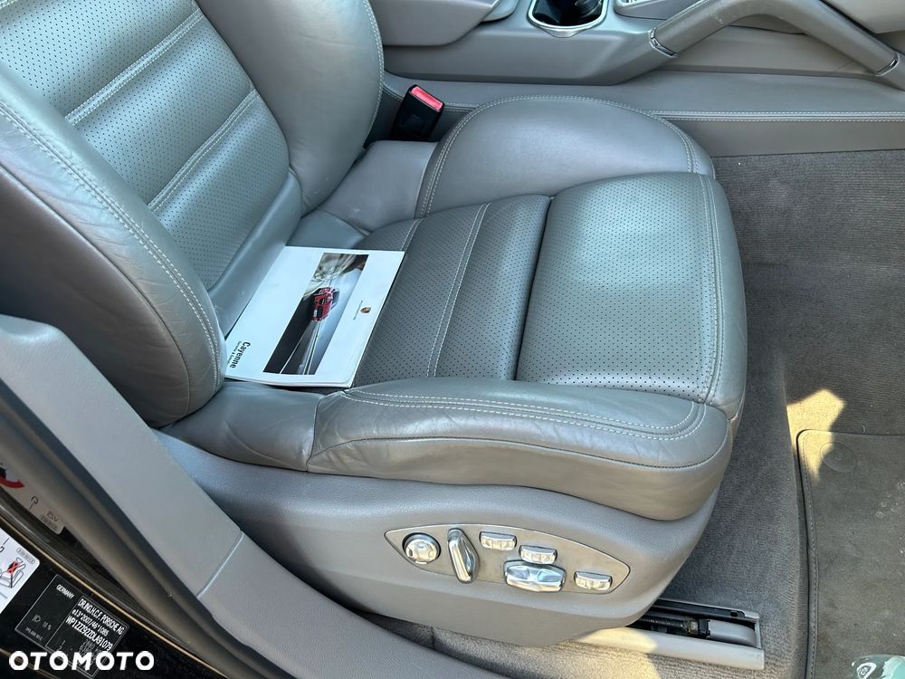 Porsche Cayenne Turbo Tiptronic S - 9