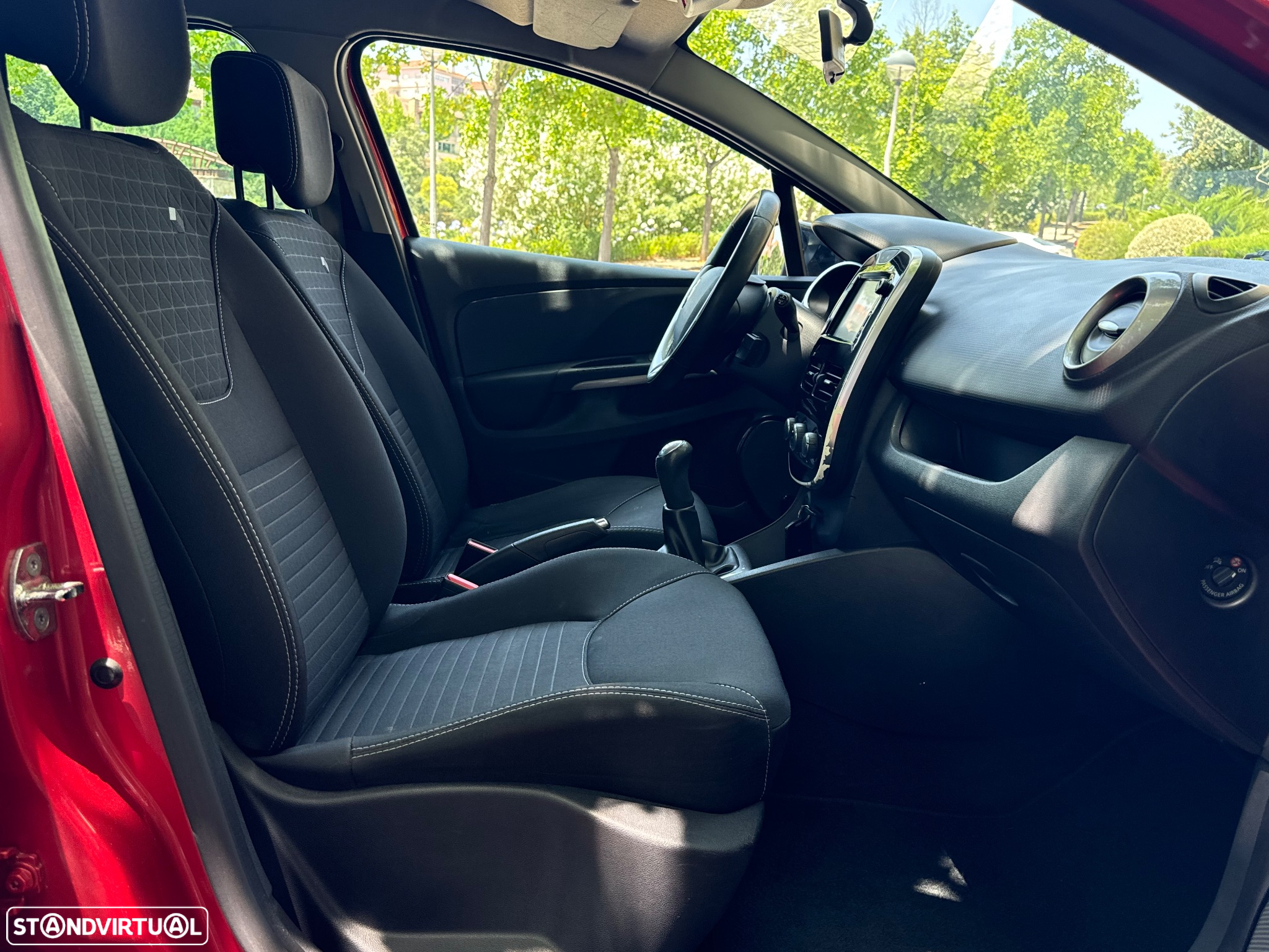 Renault Clio 0.9 TCE Limited - 31