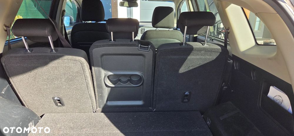 Kia Carens 1.6 GDI L - 19