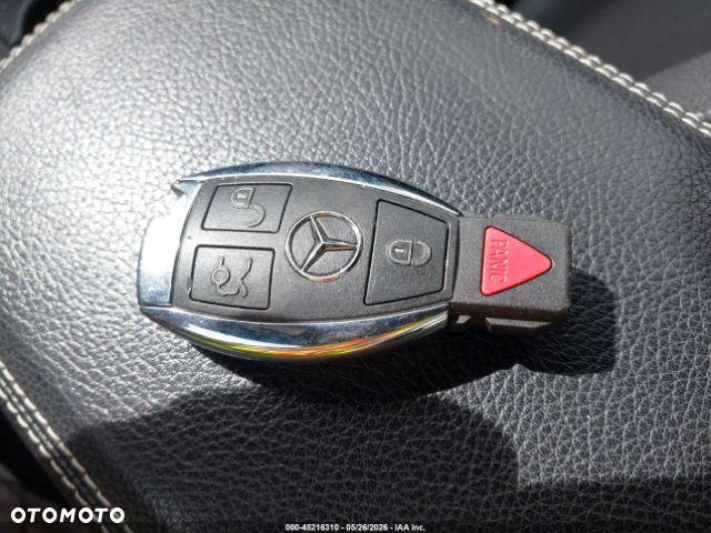 Mercedes-Benz GLA 250 4Matic 7G-DCT - 12