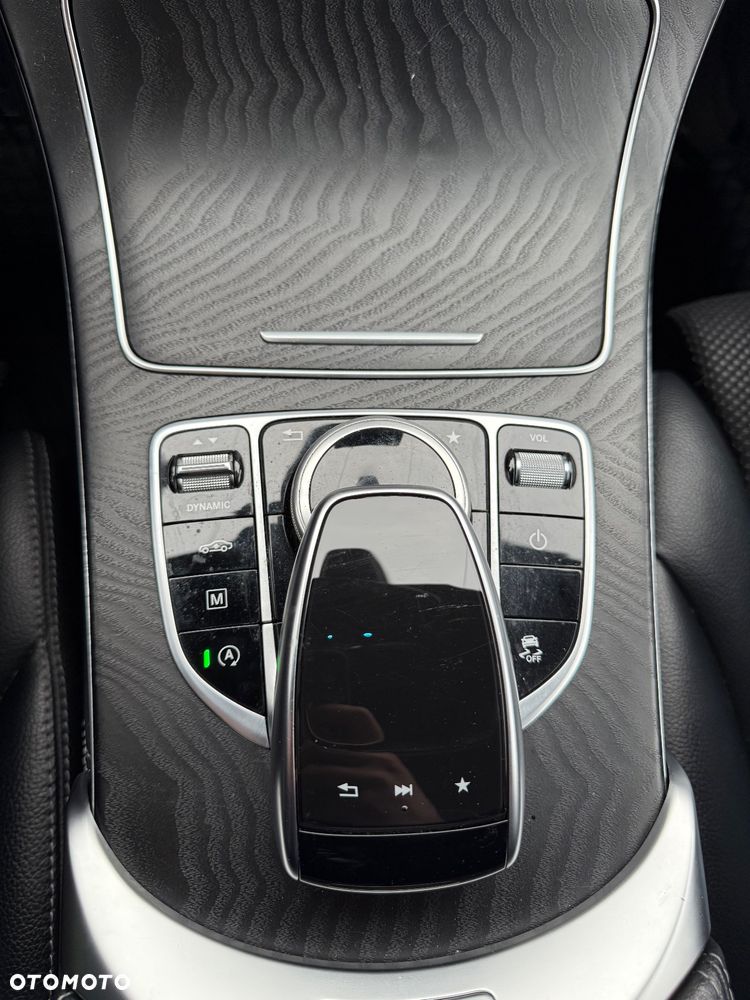 Mercedes-Benz GLC - 24