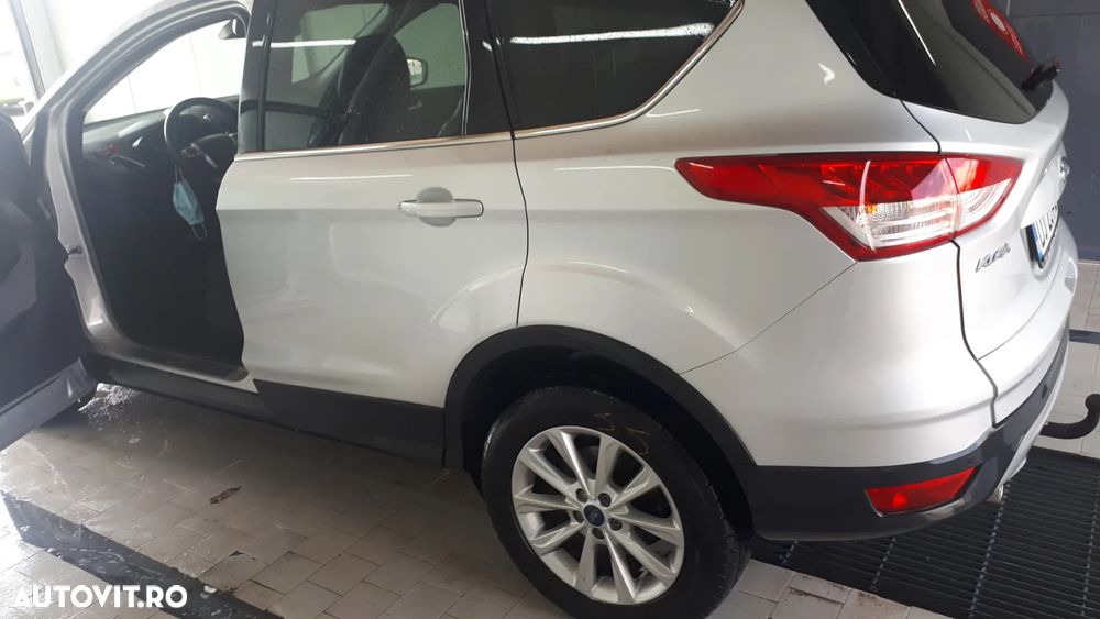 Ford Kuga 2.0 TDCi 4WD Powershift ST-Line - 8