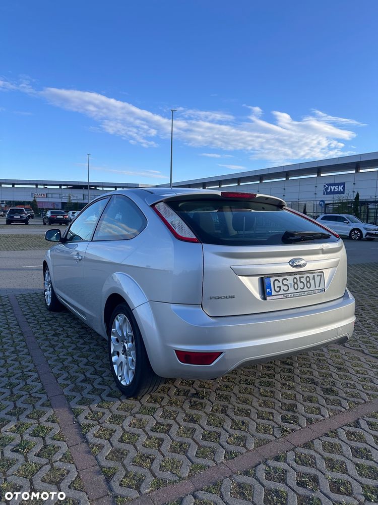 Ford Focus 1.6 Ambiente - 4