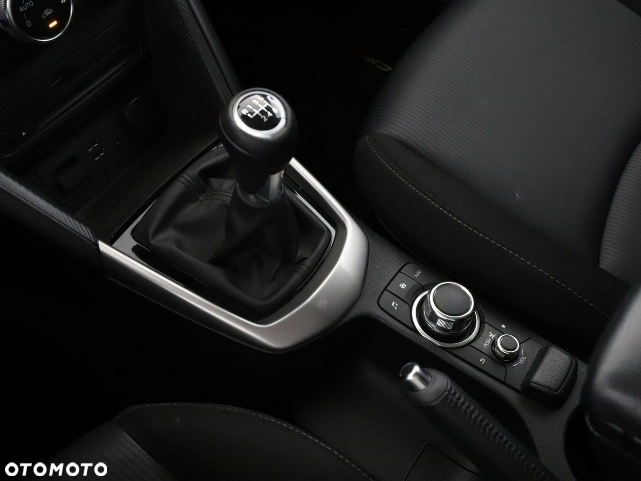 Mazda CX-3 2.0 Takumi - 28