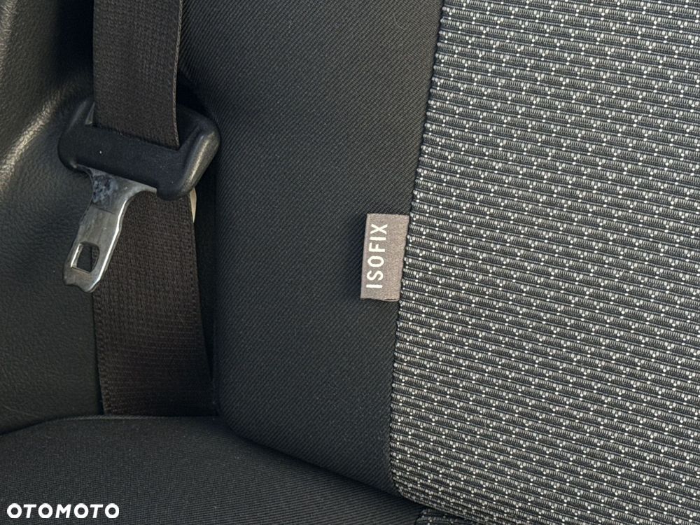 Toyota Yaris Hybrid 100 Premium - 25