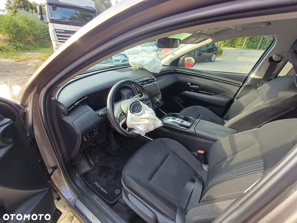 Hyundai Tucson 1.6 T-GDi HEV Executive 2WD - 16